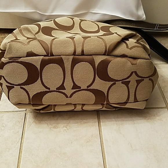 Coach - Picture 4 of 6